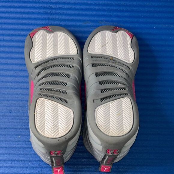 Size 6.5Y- GS Nike Air Jordan 12 Retro Dark Grey Rush Pink 510815-029 Women’s 8 - Picture 8 of 8